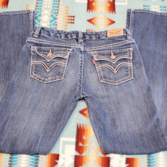 🌻Boot Cut Levi's - Picture 2 of 8